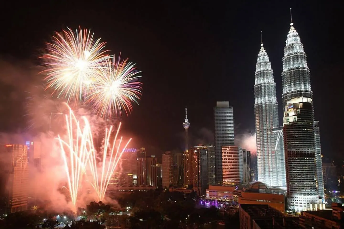 Modern 2Br Fairlane Retreat Steps From Lot 10 Apartment Kuala Lumpur Malaysia